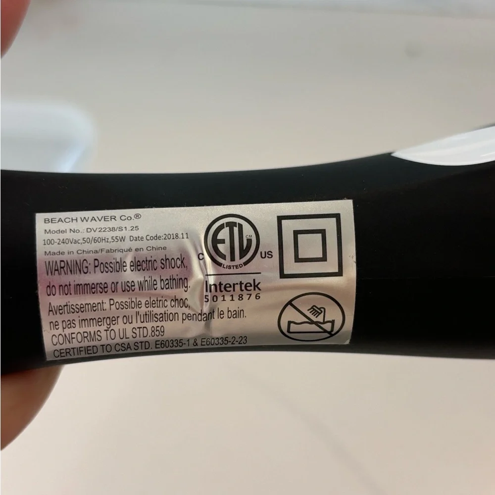 The Beachwaver Co. Black and Silver Curling Wand